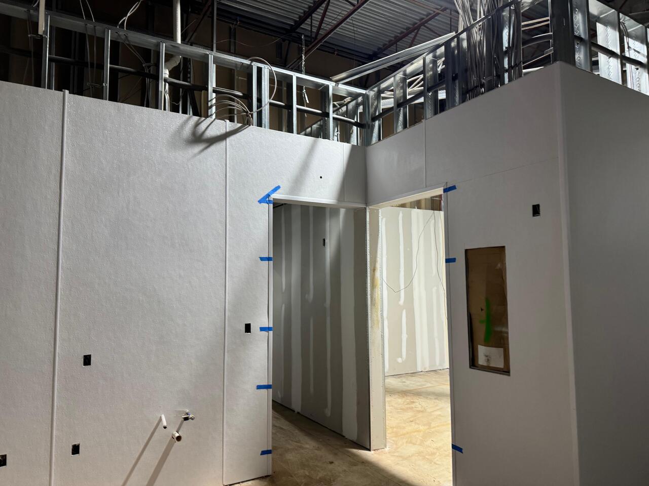 Partition wall installation in a modern office